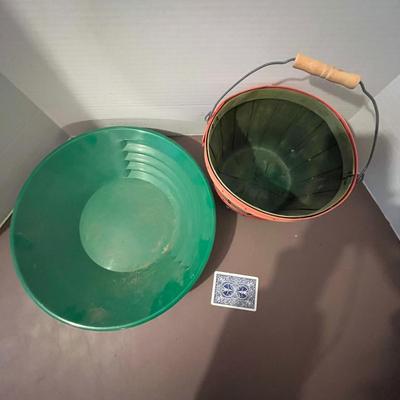 Plastic Gold Pan and Bushel Basket