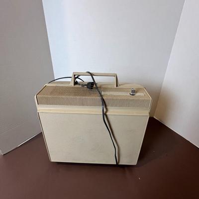 Vintage GE Solid State Automatic Portable Record Player (A)
