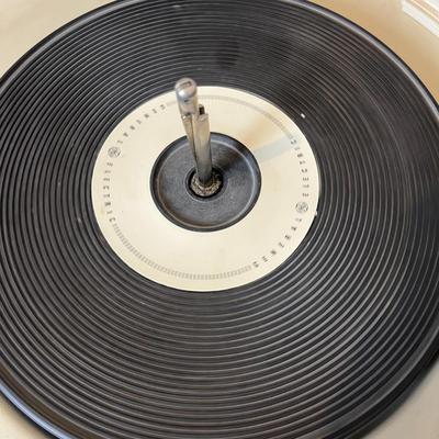 Vintage GE Solid State Automatic Portable Record Player (A)