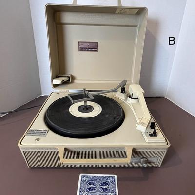 Vintage GE Solid State Automatic Portable Record Player (B)