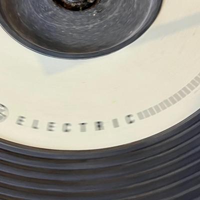 Vintage GE Solid State Automatic Portable Record Player (B)