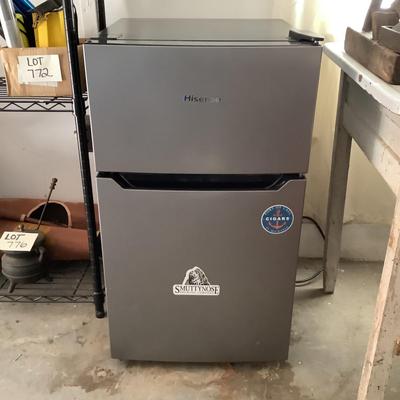 W778 HiSense Mini Fridge with Freezer