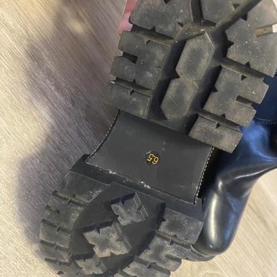 Azalea Wang Size 6.5