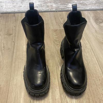 Azalea Wang Size 6.5