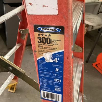 W784 WERNER 4' Fiberglass Ladder