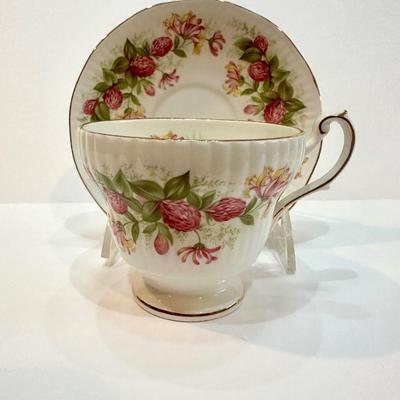 Vintage Queenâ€™s Rosina Wildflowers