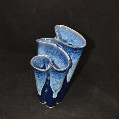 Beautiful Bay Pottery Flower Vase 8.25"x6.5"