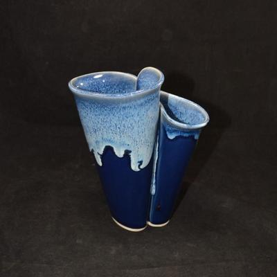 Beautiful Bay Pottery Flower Vase 8.25"x6.5"