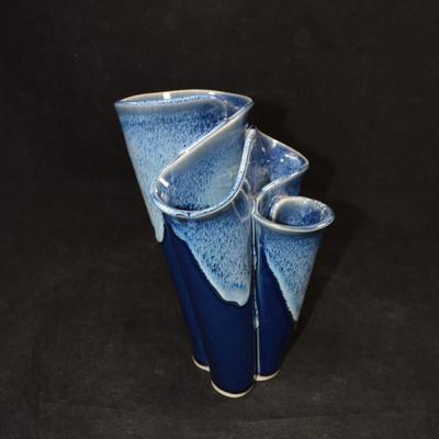 Beautiful Bay Pottery Flower Vase 8.25"x6.5"