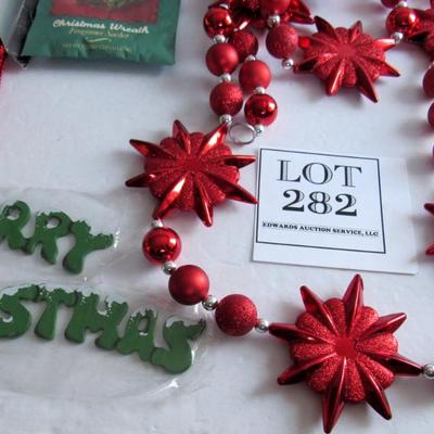 Christmas Decor Lot, Garland, Etc