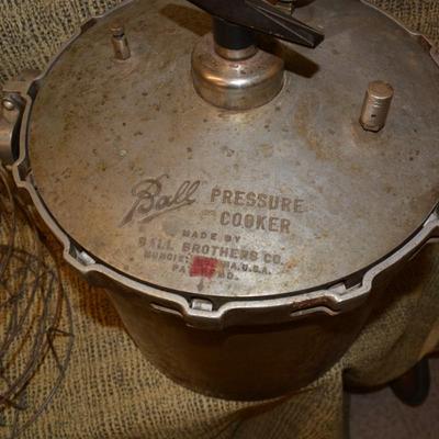 Vintage Ball Aluminum Pressure Cooker with Baskets