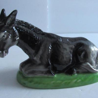 Nice Vintage Large Scale Porcelain Nativity Animals