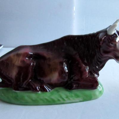 Nice Vintage Large Scale Porcelain Nativity Animals