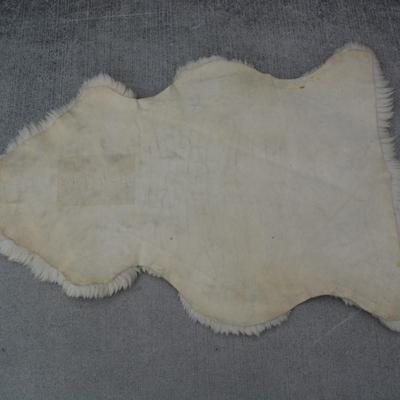 Small White Sheepskin Fur Rug 41"x30"