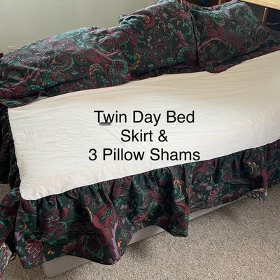 Twin Daybed Skirt & 3 Shams