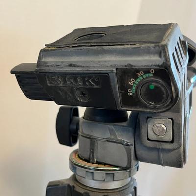 Slik Universal U212 Tripod