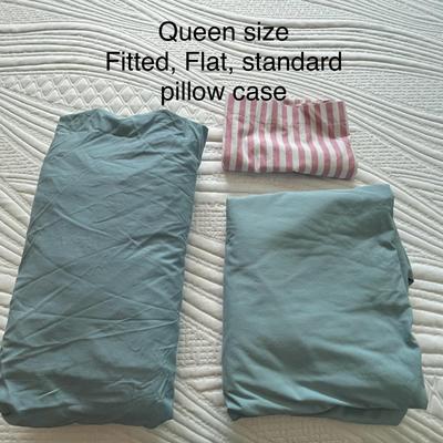 Queen Size Fitted and Flat Sheet Set & Pillow Case