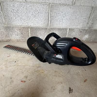 Black + Decker 17" Hedge Trimmer