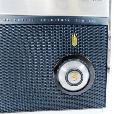 4 Vintage Zenith Royal 2000-1 All Transistor AM-FM Portable 11 x 10 1/2