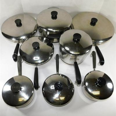 22A Large Lot of Revere Ware- Lot of 8 with Lids - Sauce Pans/ Skillets- All Copper Bottom Except 1