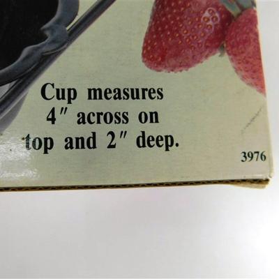 28 Non-Stick Mini Fluted Cake Pan 6-Linking Pans Box Size 14x10