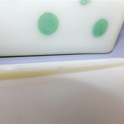 29 Vaseline McKee With Green Polka Dots Refrigerator Dish Does has Minor Chips on the Inside of Lid. Straw Mark in Bottom 257-N-2/ 8 X 5 X 2