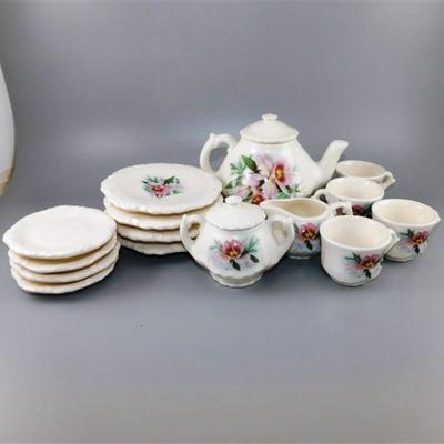 51 Best of Friends Industries 1997 Tea Set Lot of 17 Pieces Including Li10ds with Floral Design- Tea Pot 6 1/2 x 4 1/2