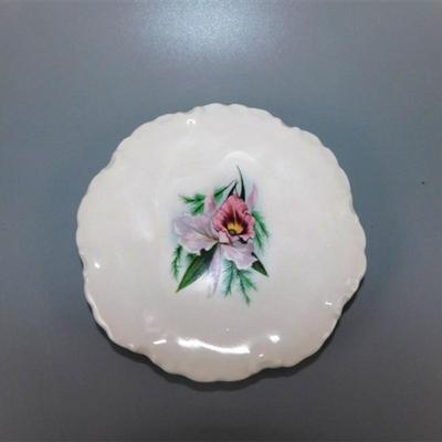 51 Best of Friends Industries 1997 Tea Set Lot of 17 Pieces Including Li10ds with Floral Design- Tea Pot 6 1/2 x 4 1/2