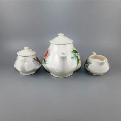 51 Best of Friends Industries 1997 Tea Set Lot of 17 Pieces Including Li10ds with Floral Design- Tea Pot 6 1/2 x 4 1/2