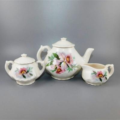 51 Best of Friends Industries 1997 Tea Set Lot of 17 Pieces Including Li10ds with Floral Design- Tea Pot 6 1/2 x 4 1/2