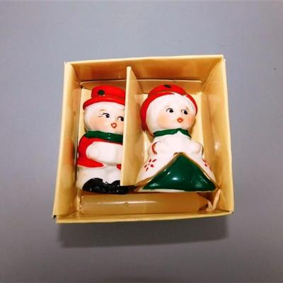 55 Holiday Memories Collector Ornaments Olde Time Caroler Candles 2 1/2