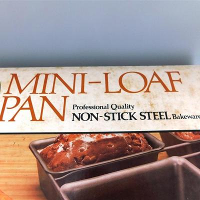 58 Roshco Baker's Advantage Mini-Loaf Pan Makes 4 Loaves Box Size 8 1/2 x 13 1/2