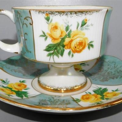 82 Lot of 4 Cups and Saucier with Stands- French Market New Orleans La / RC Japan 1259