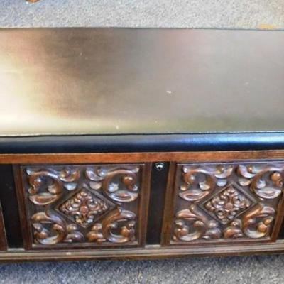 85A Lane Cedar Chest with Cushion. Cushion has damage on front left corner & has been taped but easy recover ~ really nice clean...