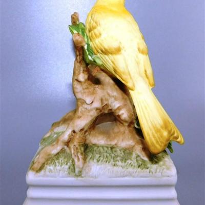 89 Gorham Made in Japan Yellow Bird Music Box 6 inches