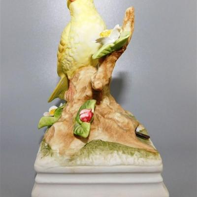 89 Gorham Made in Japan Yellow Bird Music Box 6 inches