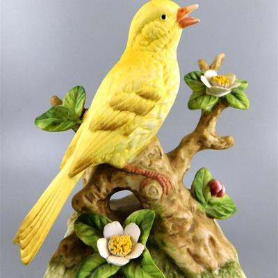 89 Gorham Made in Japan Yellow Bird Music Box 6 inches