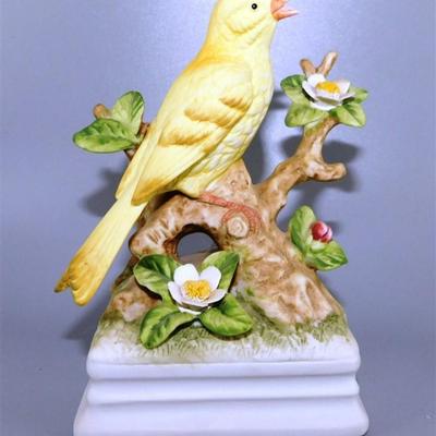 89 Gorham Made in Japan Yellow Bird Music Box 6 inches