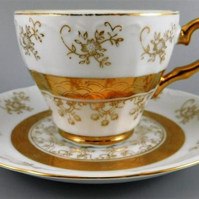 100 Lot of 4 Cups and Saucier with Stands - Sterling China Japan/ UCAG China