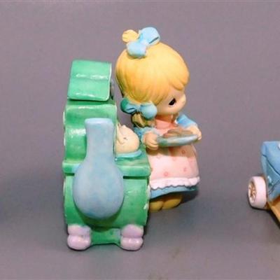 103 Enesco Precious Moments 1998 Mini Tea Set - Kitchen Theme - 5 in plate