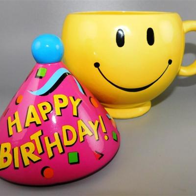 105 Happy Birthday Smiley Face Mug with Lid 8 in