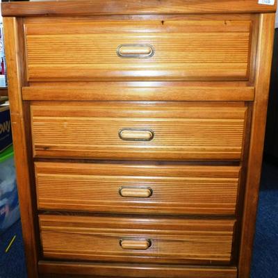 114A Florida Furniture Company Short Wood Color Chest of Drawers - 4 Drawers 33 x 17 3/4 x 40
