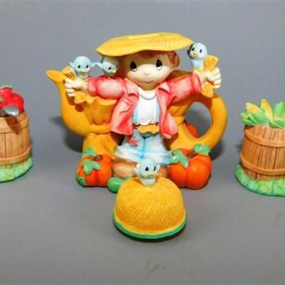 120 Ensco Precious Moments 1999 Mini Tea Set- Fall Theme 5 in plate