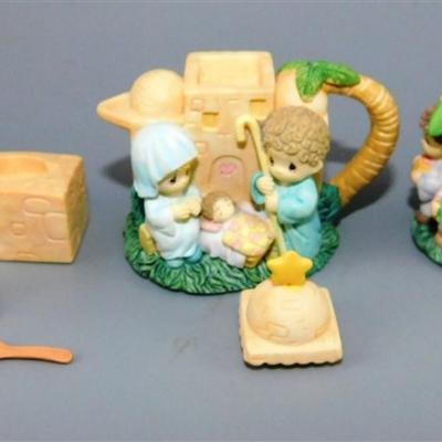 121 Ensco Precious Moments 1998 Mini Tea Set- Christmas Theme 5 in Plate