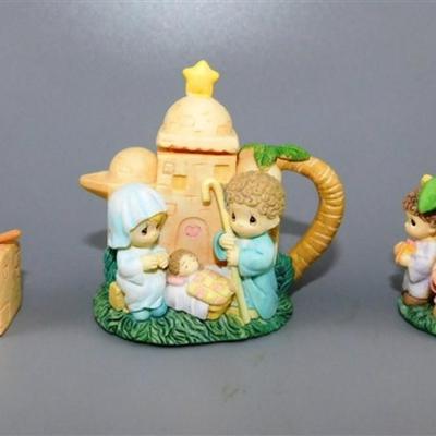121 Ensco Precious Moments 1998 Mini Tea Set- Christmas Theme 5 in Plate