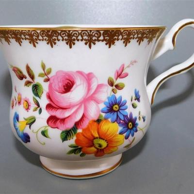 128 Lot of Cups and Saucers with Stands - Rossetti Antique Rose / Royal Grafton