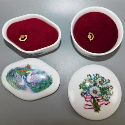 132 Lot of 2 Heritage Musical Boxes Circle/ Oval -Yesterday/ Romeo and Juliet 3-3 1/2