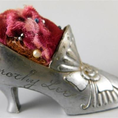 136 Vintage Metal Shoe Pin Cushion. Dorothy Lee Engraved on the Side. Made in Japan 3 x 2