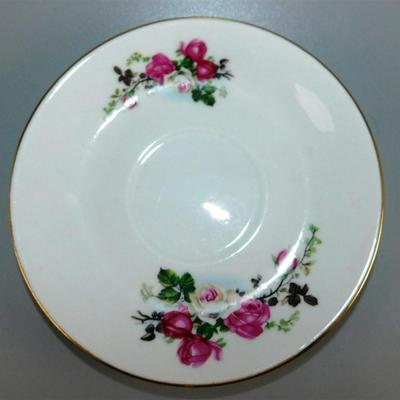 140 Lot of 4 Cups and Saucers with Stands- Royal Dover Made in England /Made In China/ Alpine
