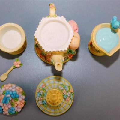 143 Ensco Precious Moments 1998 Mini Tea Set - Garden - 4 1/2 Plate